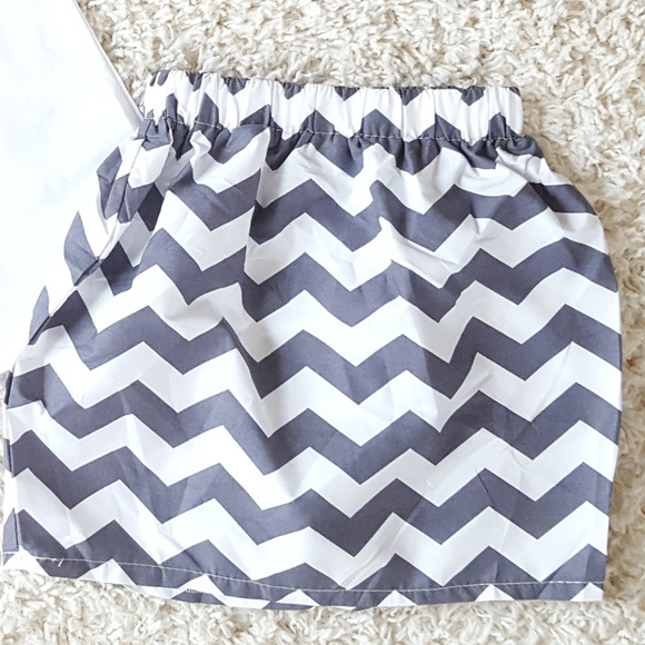 Other - Girls Summer Skirt Gray Chevron
